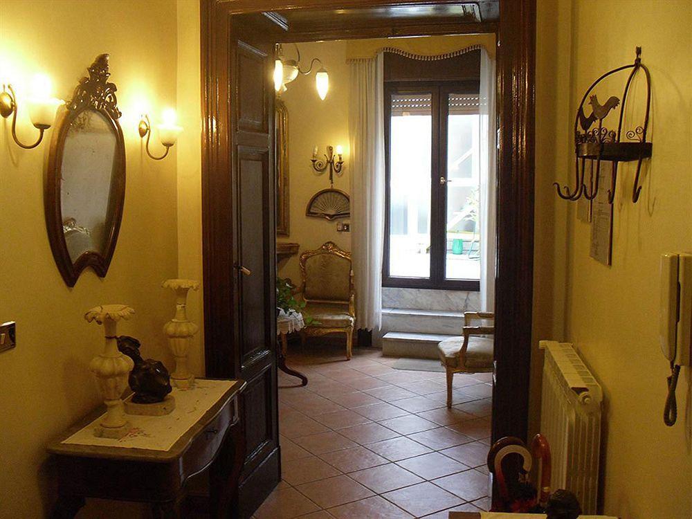 Bed And Breakfast I Vicoletti Di Napoli Exterior photo